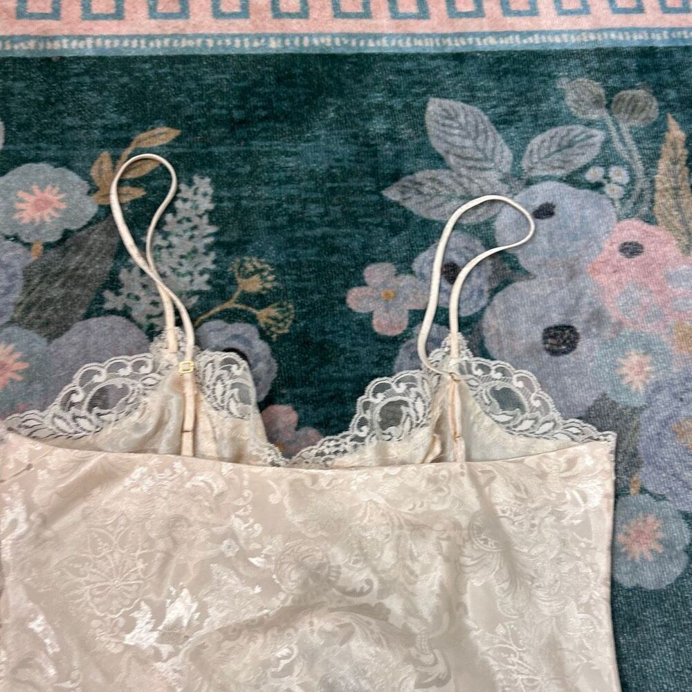 Victoria's Secret Gold Label Lingerie Pajama Set Womens Medium Cream Floral 2 Pc - Picture 15 of 16